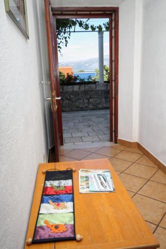 Apartment Lumbarda 4437a