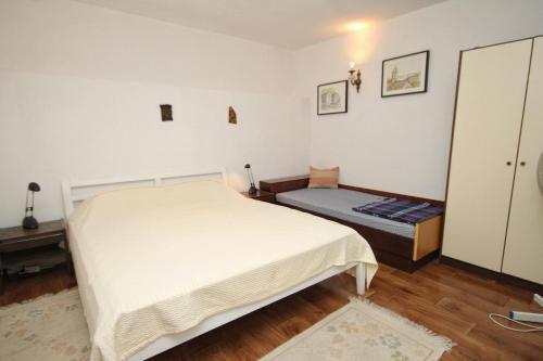 Apartment Lumbarda 4377b