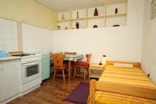 Apartment Lumbarda 4377b
