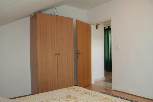 Apartment Lumbarda 4445b