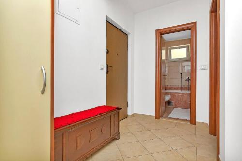 Apartment In Quiet Area Mamrsa