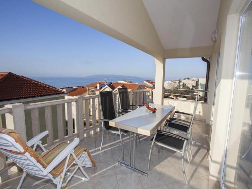 Apartments In Makarska 36213
