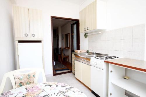 Apartments With A Parking Space Makarska - 512