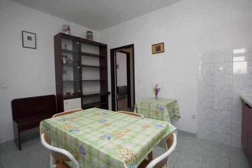 Apartments With A Parking Space Makarska - 16161