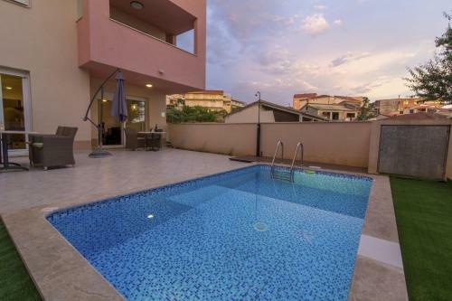 Villa Ctma221 - Modern Apartment With Private Pool