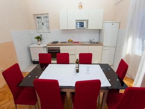 Apartments In Makarska 36280