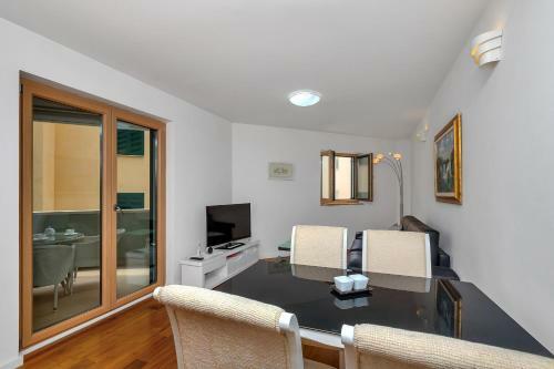 Beach Apartment Bilich