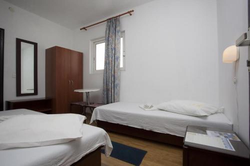 Apartment Makarska 16161b