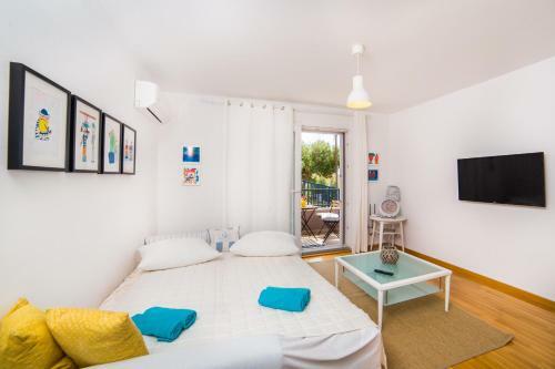 Studio Apartment Blue Sun