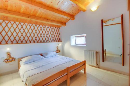 Apartment Mali Losinj 15050a