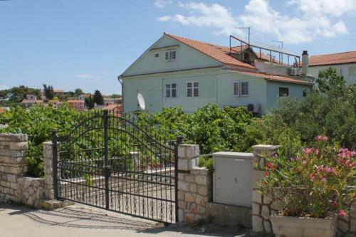 Hostal Double Room Mali Losinj 2495f