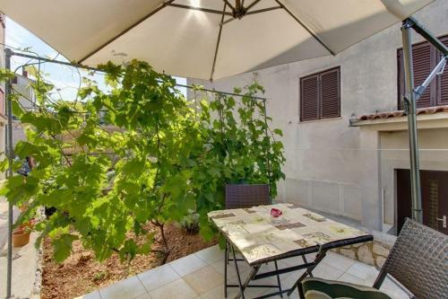 Apartments In Mali Losinj 15006