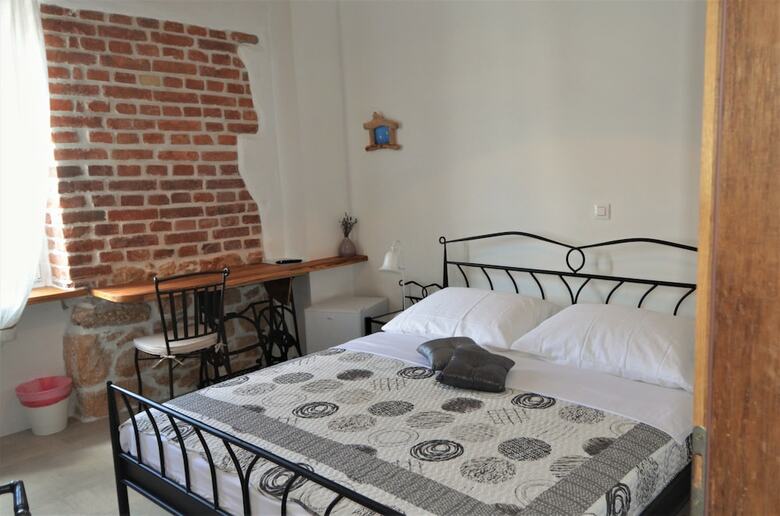 Hostal The House