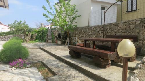 Apartment In Malinska/insel Krk 27031