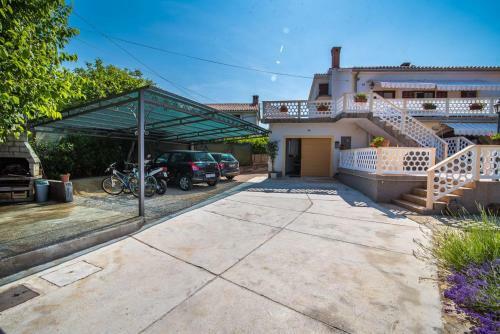 Apartment Malinska 13219a