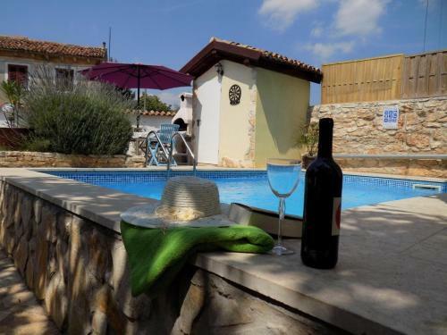 Relaxing Rustic Holiday House With Pool