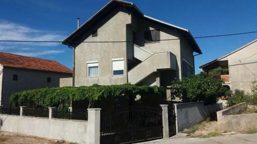 Apartments By The Sea Vinisce (Trogir) - 11856