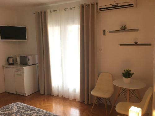 Hostal Apartments & Rooms Petra