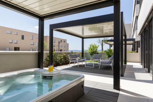 Luxury Apartment Periska With Jacuzzi & Pool