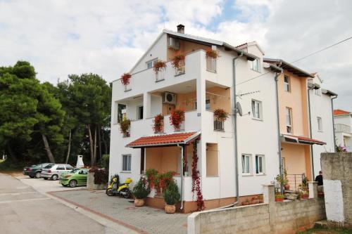 Apartments With A Parking Space Zadar - 5816