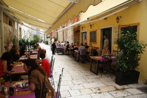 Hostal Triple Room Zadar 14030b
