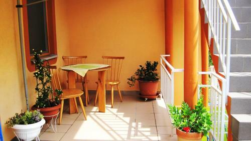 Hostal Friendly People's Guest House