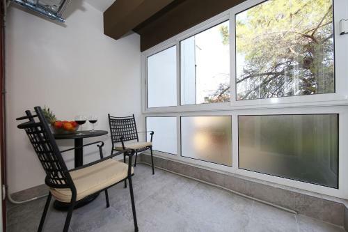 Hostal Lipotica Luxury Accommodation