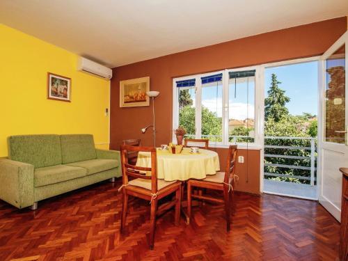 Apartment Maestral