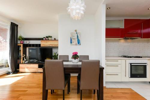 Apartments With Wifi Zadar - 15722