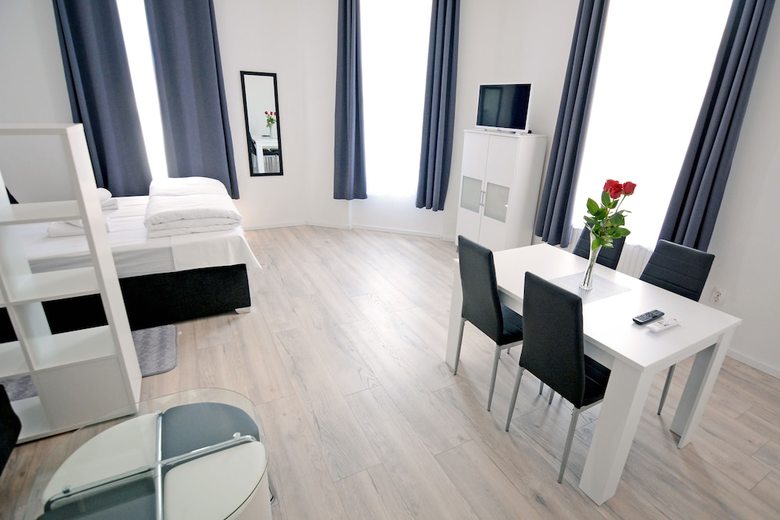 Hostal Virtus Apartments And Rooms