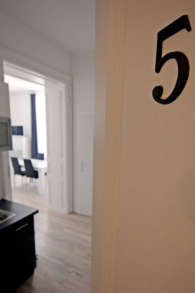 Hostal Virtus Apartments And Rooms