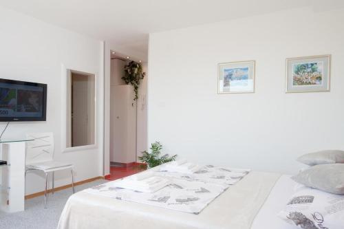 Apartments With Wifi Zagreb - 15314