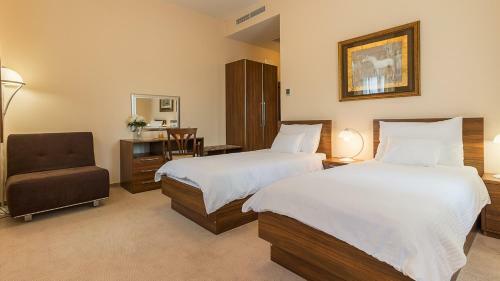 Hotel Maroon