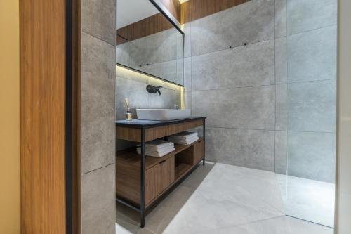 De?man Luxury Apartments
