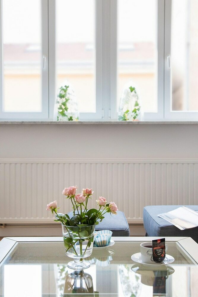2bdr Design Apartment With Beautiful Terrace View