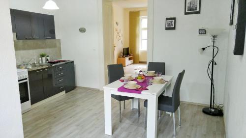 Apartments With Wifi Zagreb - 12046