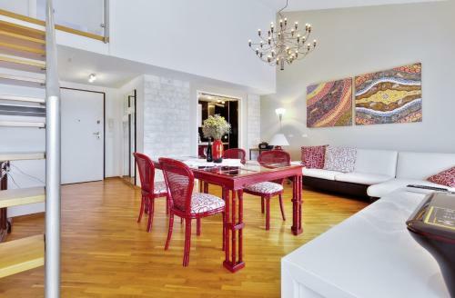Hostal Aurora House With Apartments
