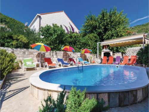 Five-bedroom Apartment In Zaton Mali