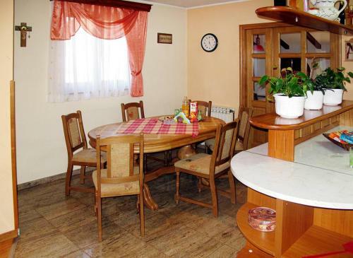 Holiday Home Jakov (roj433)