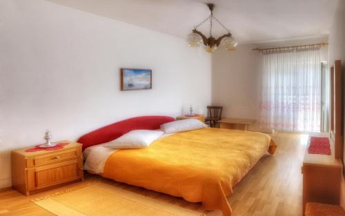 Stari Grad Apartment Sleeps 6 Wifi