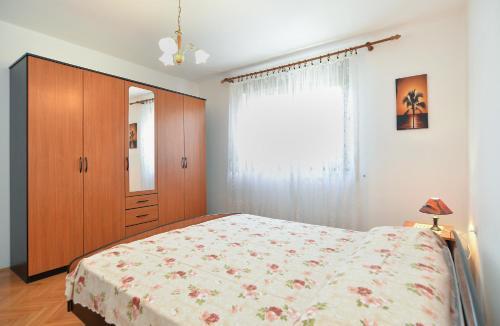 Apartment With Nice Terrace 684