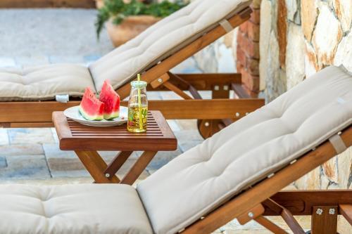 Villa Holiday Home Iva With Pool