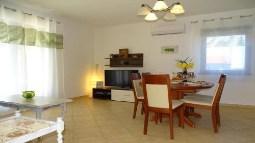 Villa Holiday Home Iva With Pool