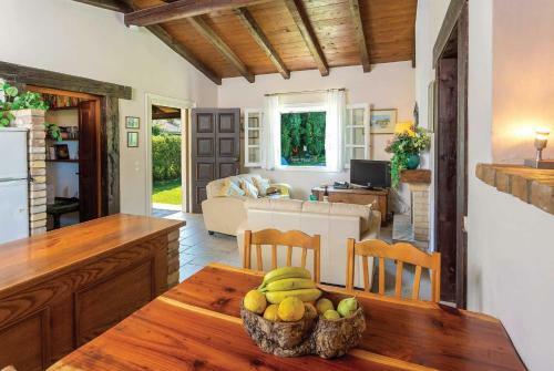 Acharavi Villa Sleeps 4 Air Con Wifi