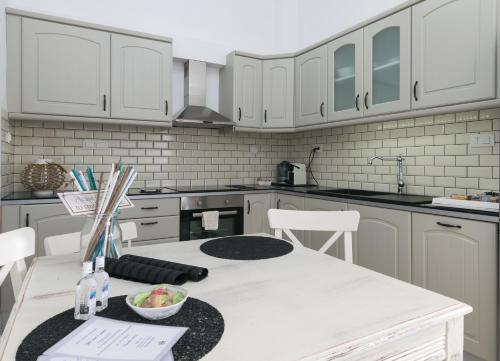 Apartamento Uncle's House Adamas Sea View