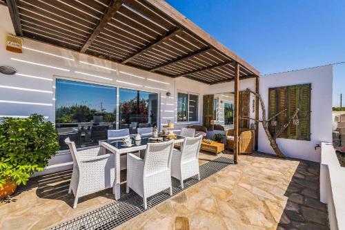 Afantou Beach Villa