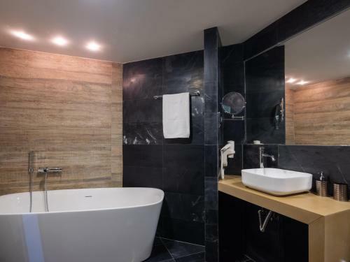 Evamare Hotel & Suites - Adults Only