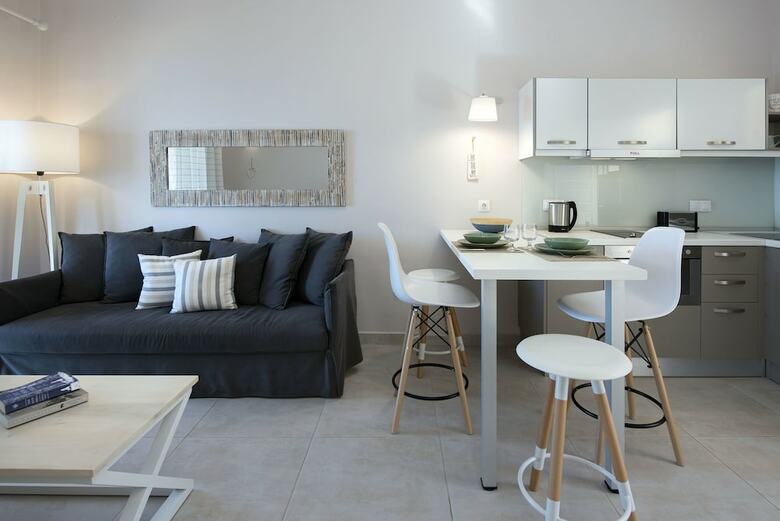 Sea Breeze Hotel & Apartments