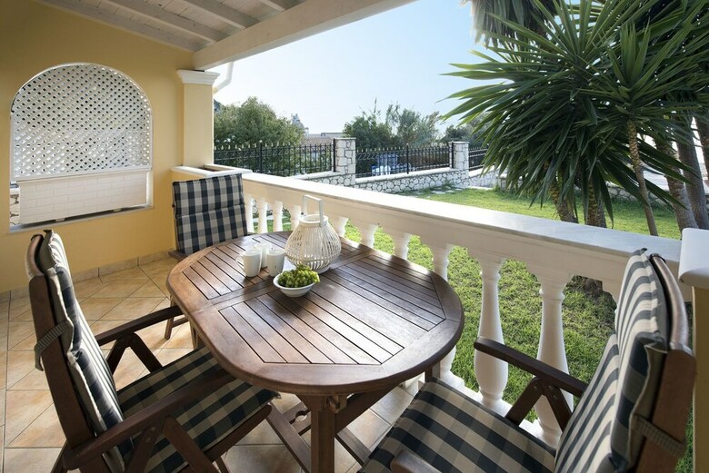Sea Breeze Hotel & Apartments