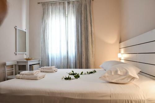 Hostal Akro Rooms